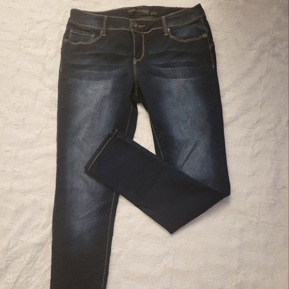 Rue21 Navy Blue Butt Lifting Skinny Jeans - Picture 3 of 5